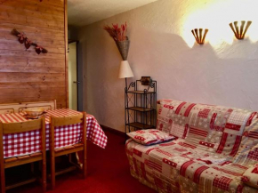 Studio chaleureux au pied des pistes avec balcon - FR-1-181-2566